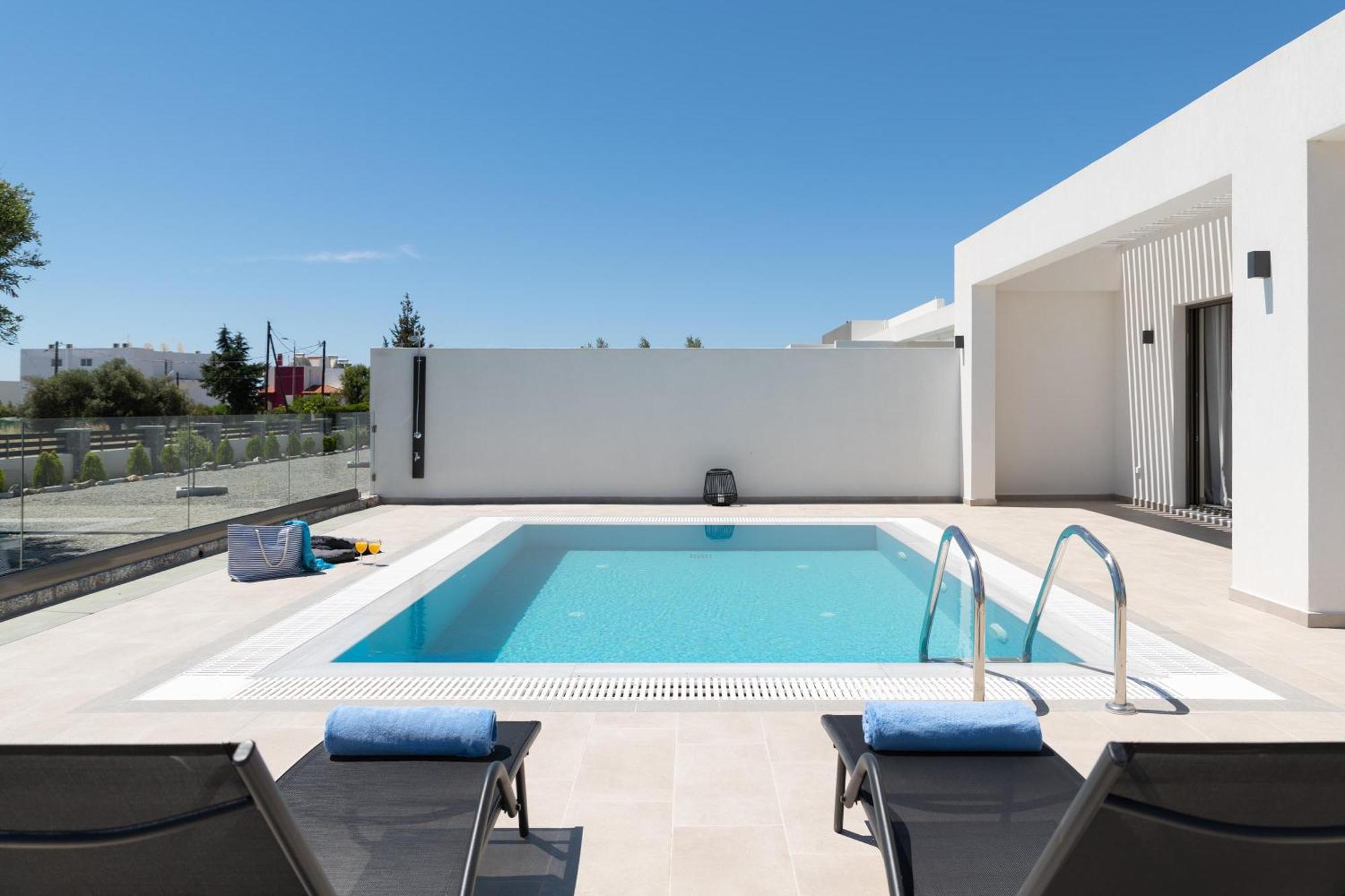 Armonia Suites Gennadi Bagian luar foto